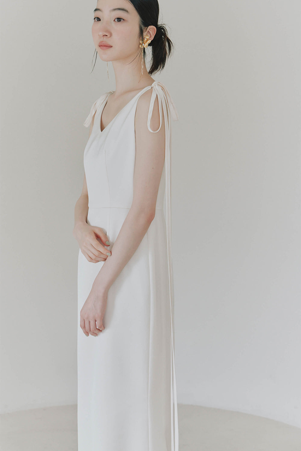 kaene サテンリボンドレス / 100855 | モデル身長164cm　着用サイズ36