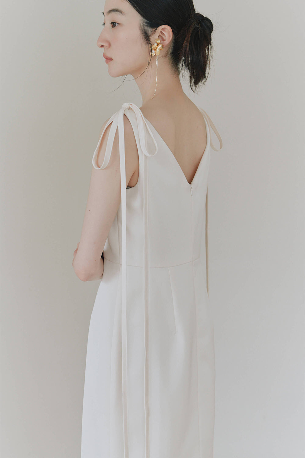 kaene サテンリボンドレス / 100855 | モデル身長164cm　着用サイズ36
