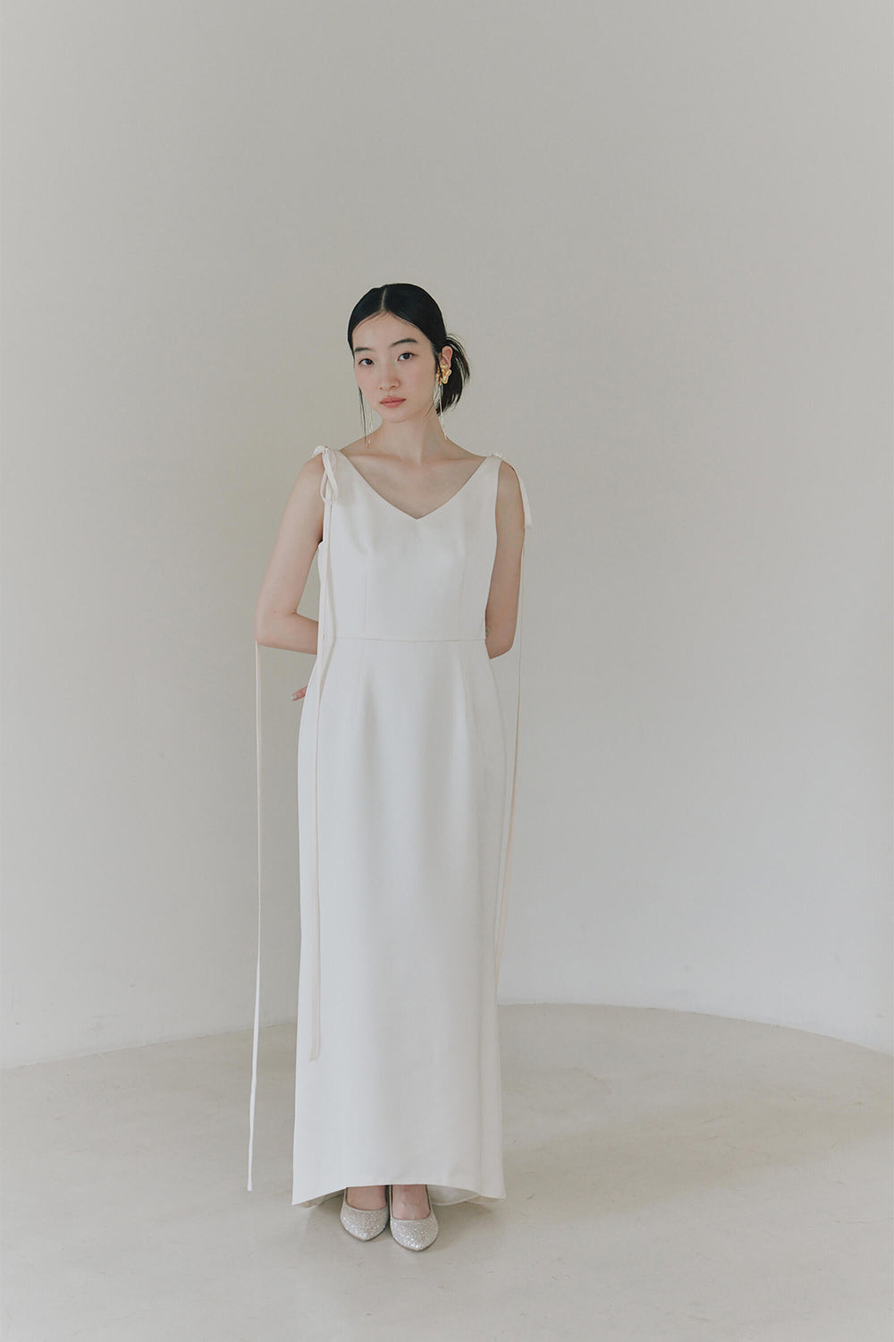 kaene サテンリボンドレス / 100855 | モデル身長164cm　着用サイズ36