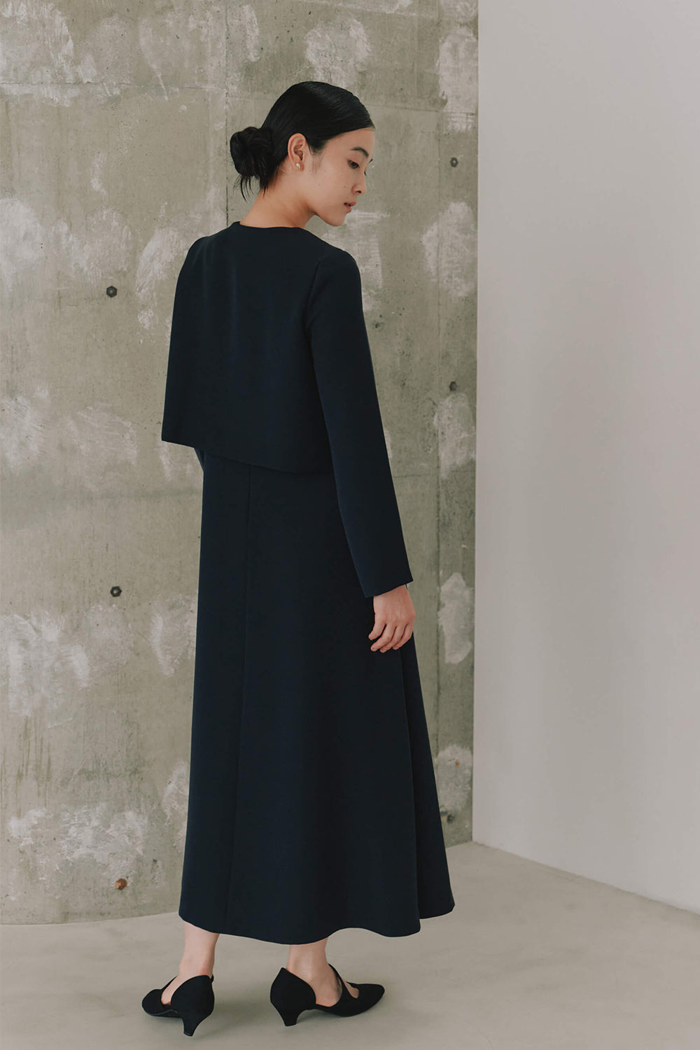 kaene シフォンフリルジャケット / 005312 | モデル身長162cm 着用サイズ38 ※navy着用  ※セットアップ対応：ワンピース 100647(navy/38)