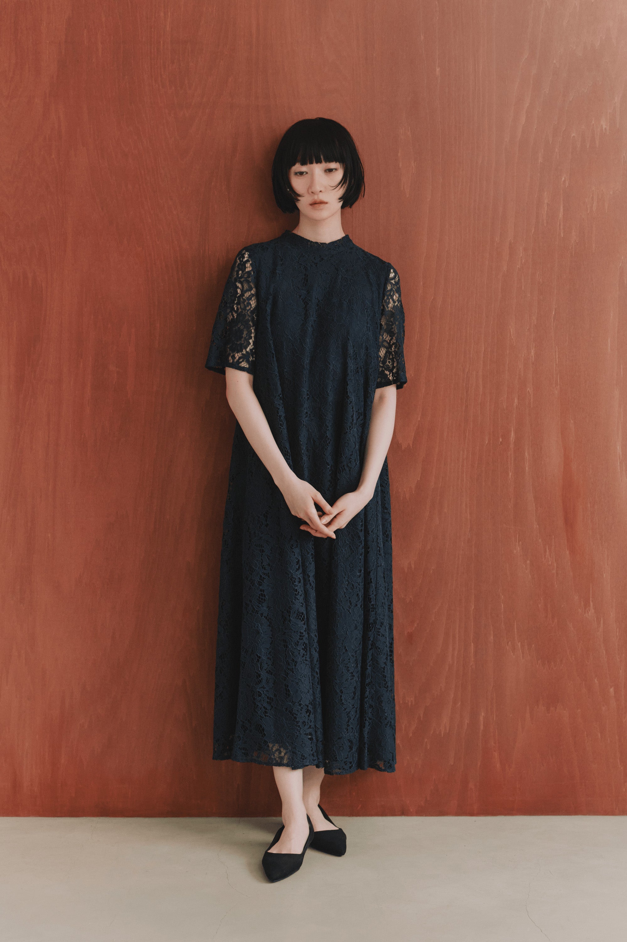 kaene パイピングレースAラインドレス / 100789 結婚式用ドレス navy | モデル身長161cm　着用サイズFREE ※navy着用