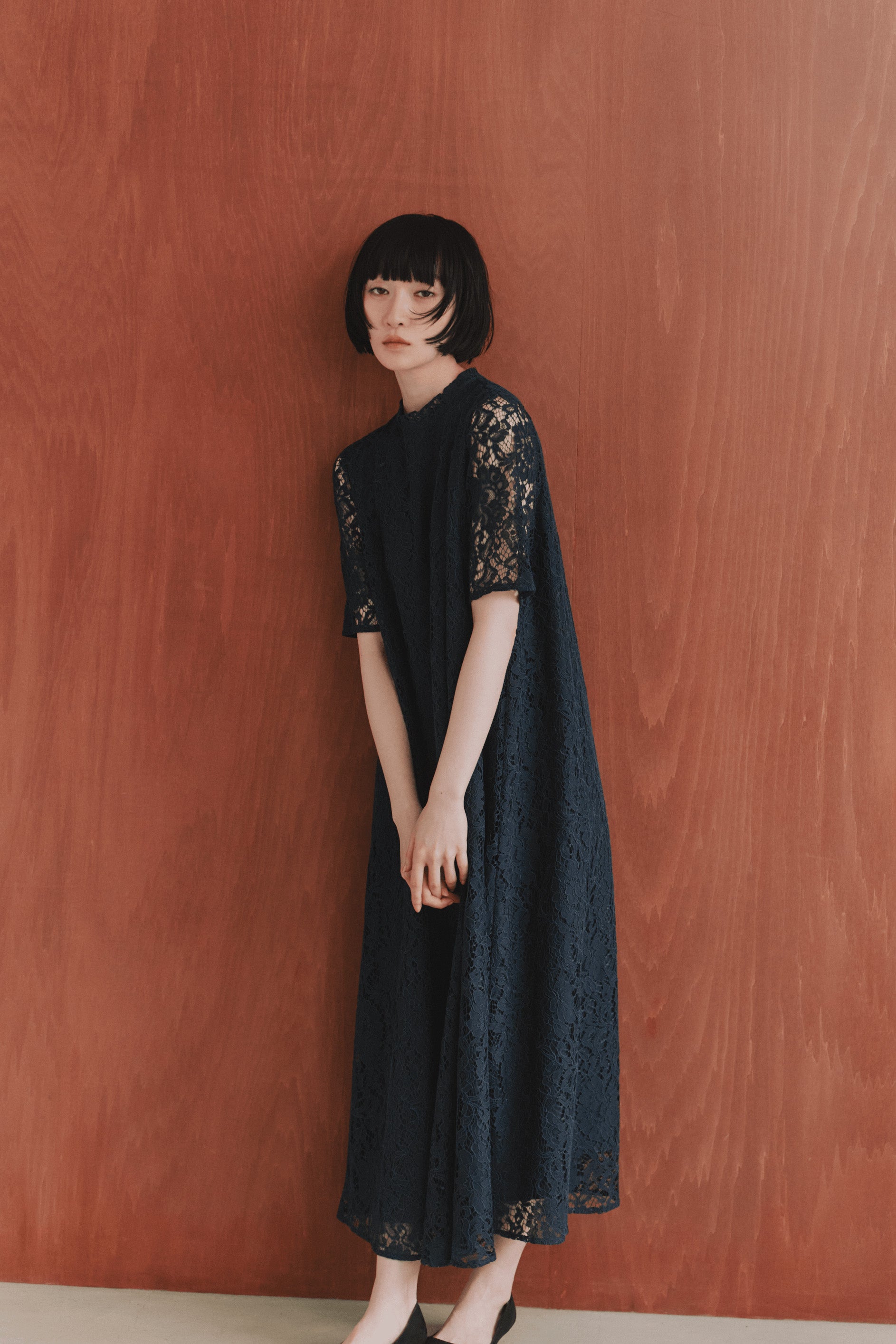 kaene パイピングレースAラインドレス / 100789 結婚式用ドレス navy | モデル身長161cm　着用サイズFREE ※navy着用