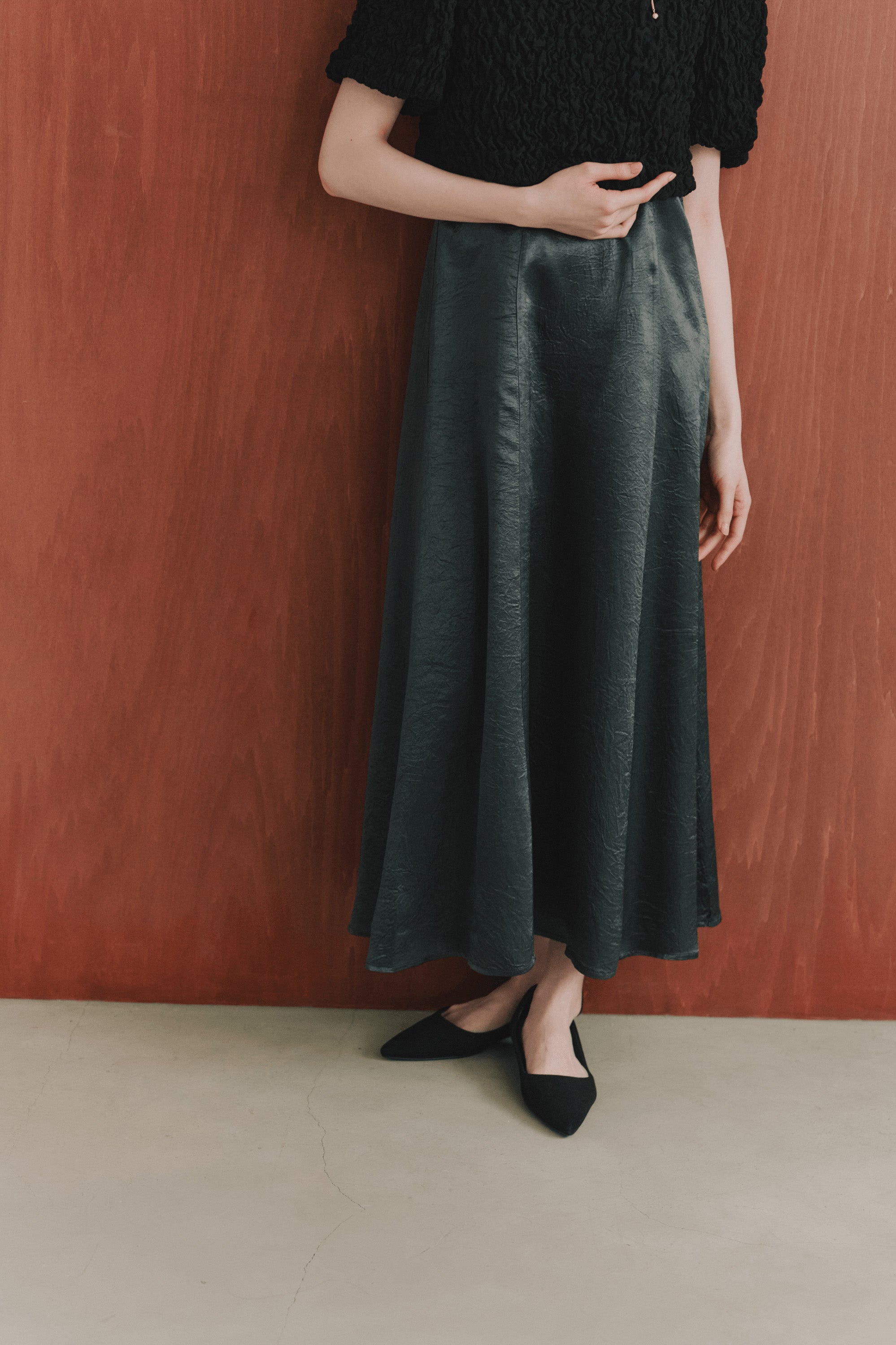 kaene シャーリングシフォンブラウスセットドレス / 101129 結婚式用ドレス charcoal | モデル身長161cm　着用サイズS(36)