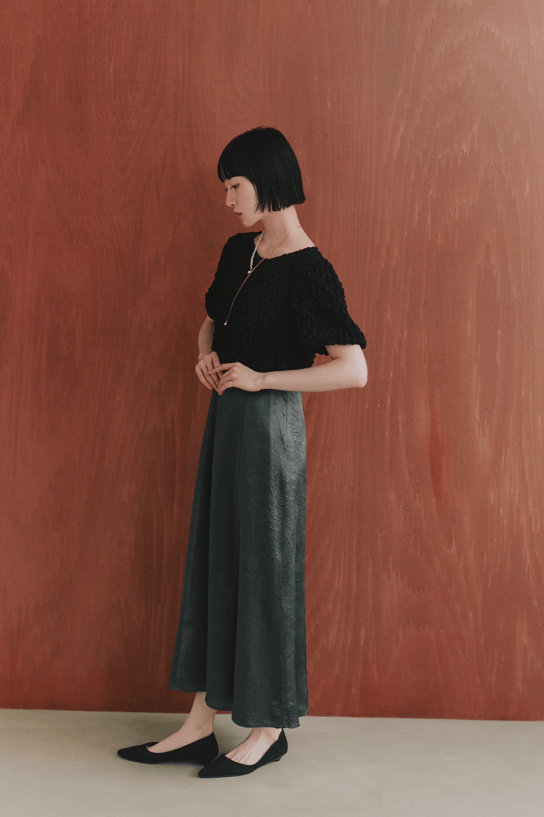 kaene シャーリングシフォンブラウスセットドレス / 101129 結婚式用ドレス charcoal | モデル身長161cm　着用サイズS(36)