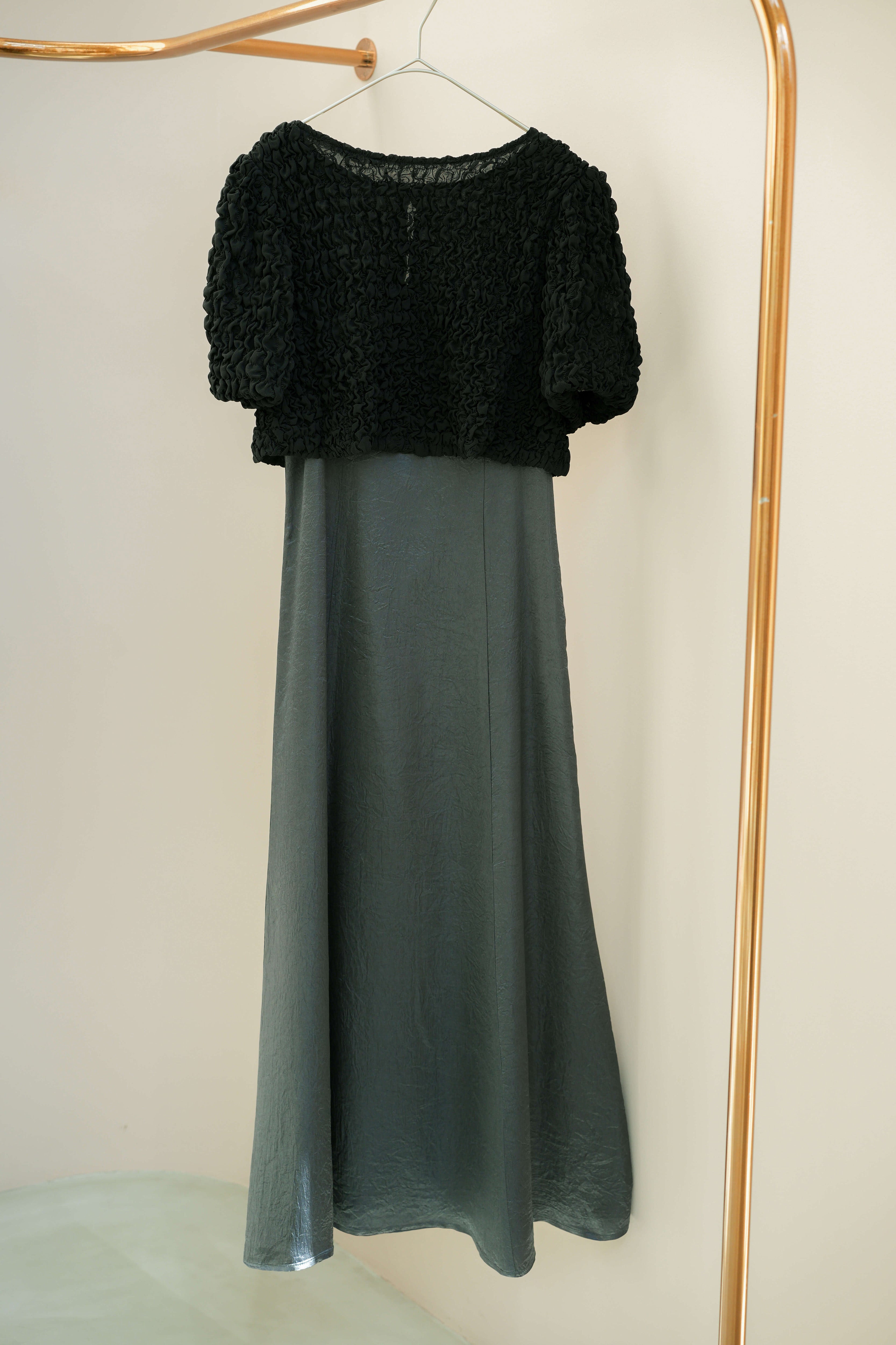 kaene シャーリングシフォンブラウスセットドレス / 101129 結婚式用ドレス charcoal