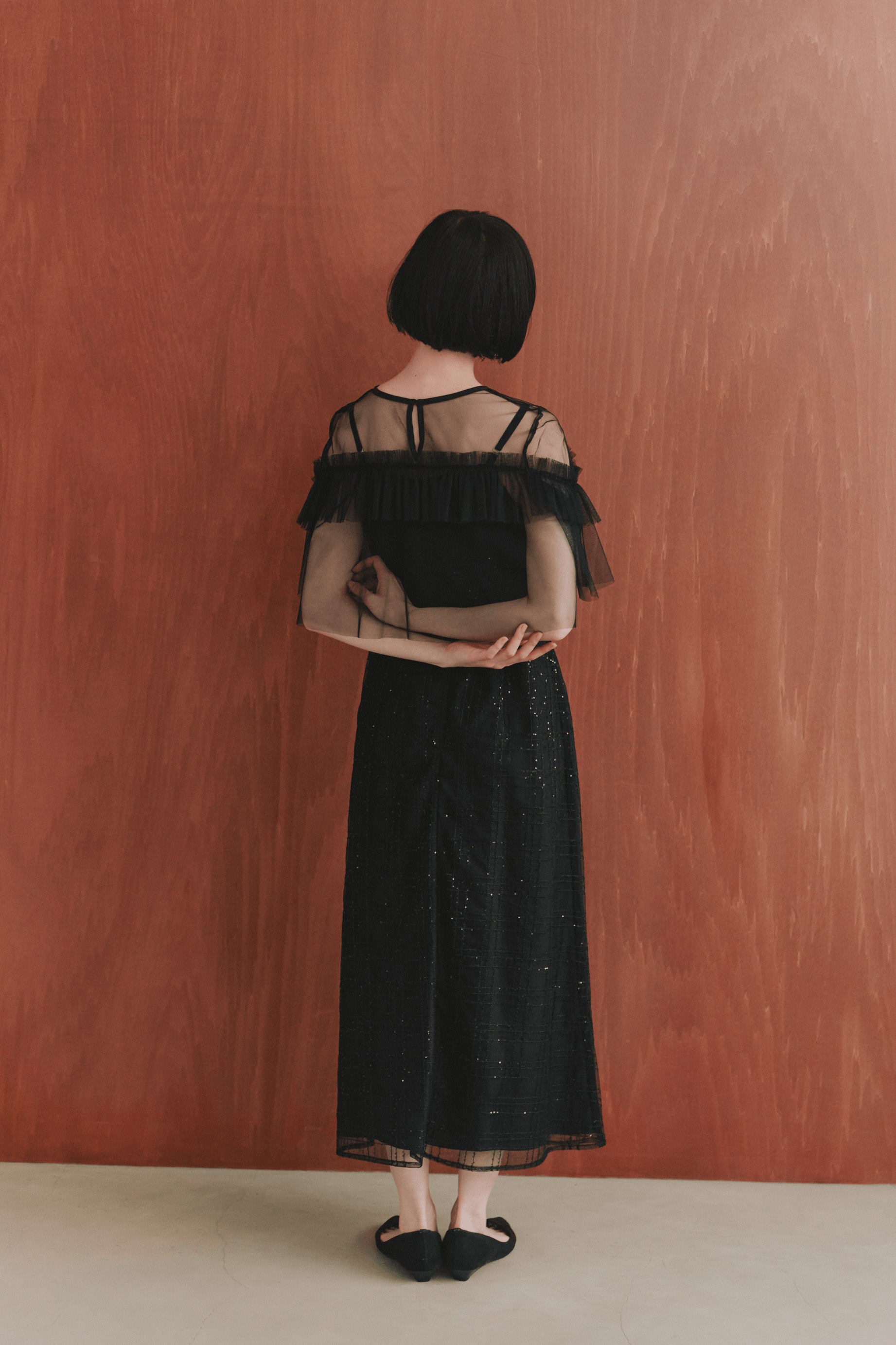 kaene フリルチュールドッキングドレス / 101135 結婚式用ドレス black | モデル身長161cm 着用サイズS(36)