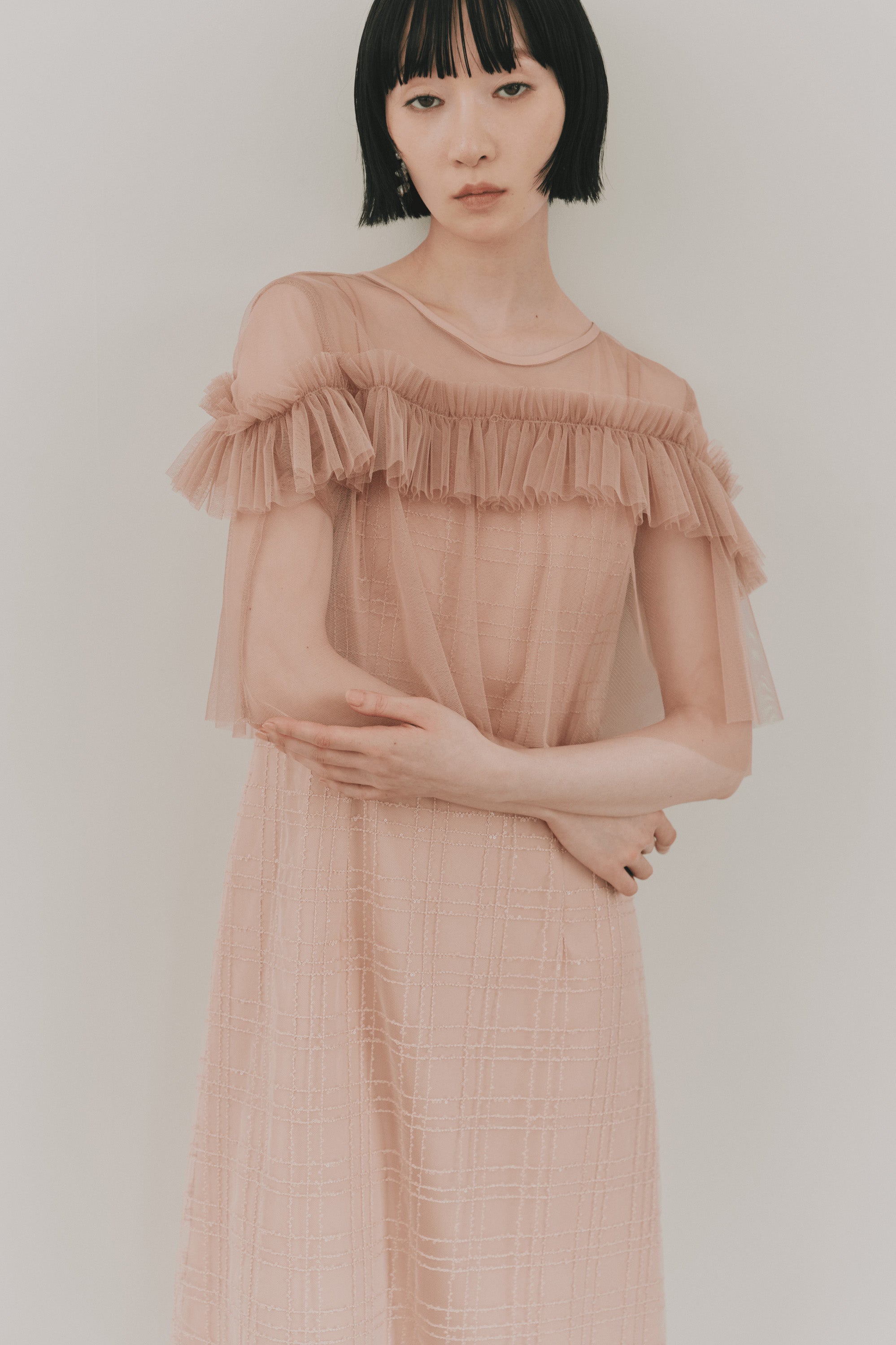 kaene フリルチュールドッキングドレス / 101135 結婚式用ドレス salmonpink | モデル身長161cm 着用サイズS(36)