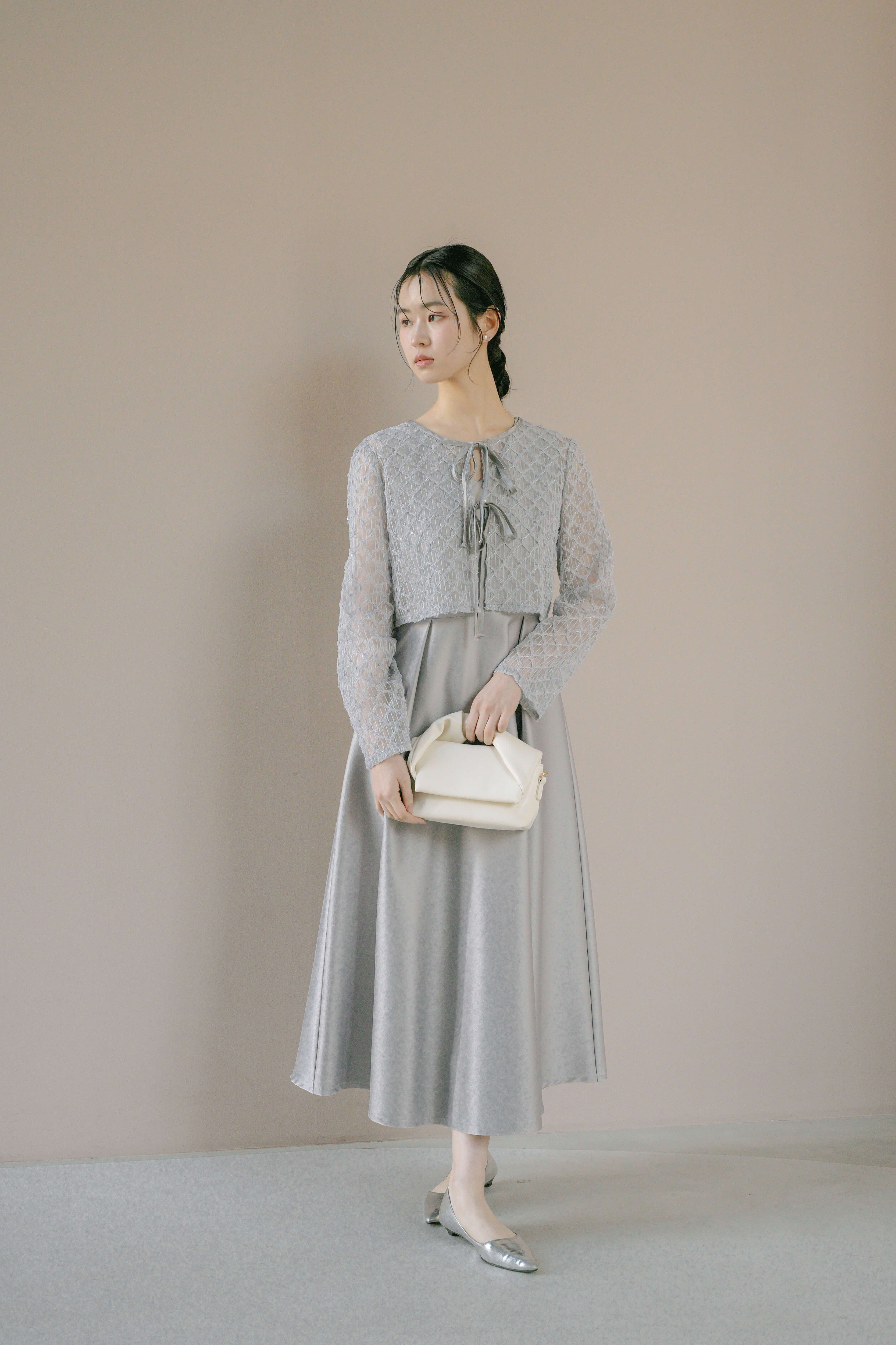 kaene ボレロセットフレアドレス / 101138 結婚式用ドレス bluegray | モデル身長170cm 着用サイズM