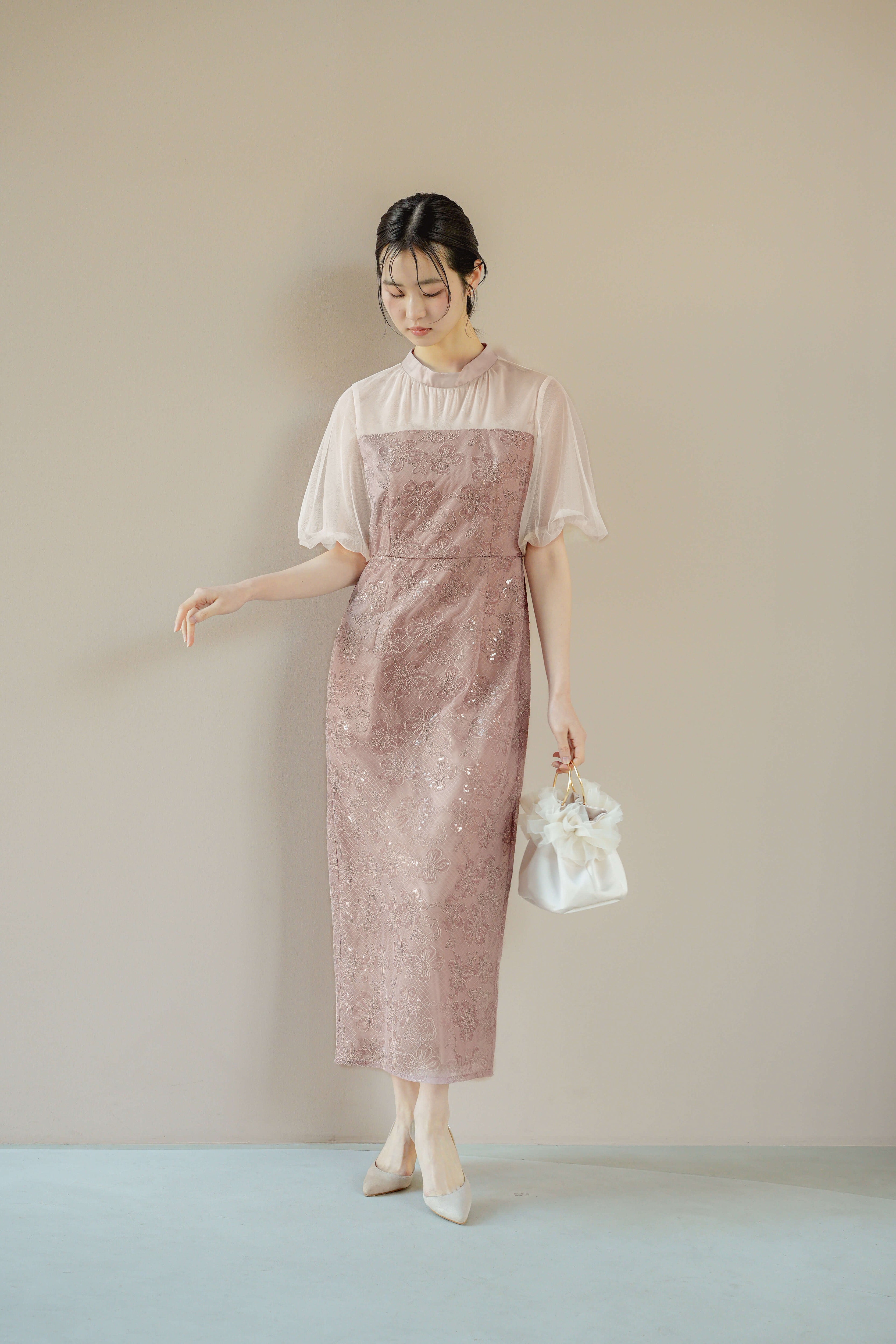 kaene バッグデザインスパンコールドレス / 101161 結婚式用ドレス | モデル身長170cm　着用サイズM(38)