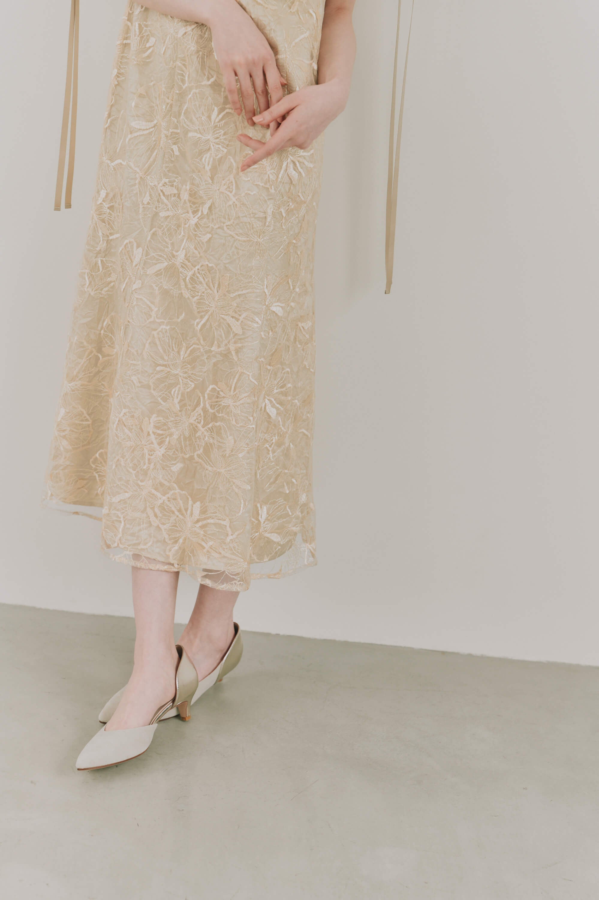 kaene  エンボスフラワーリボンドレス / 101164 結婚式ドレス yellow | モデル身長161cm　着用サイズS(36) 