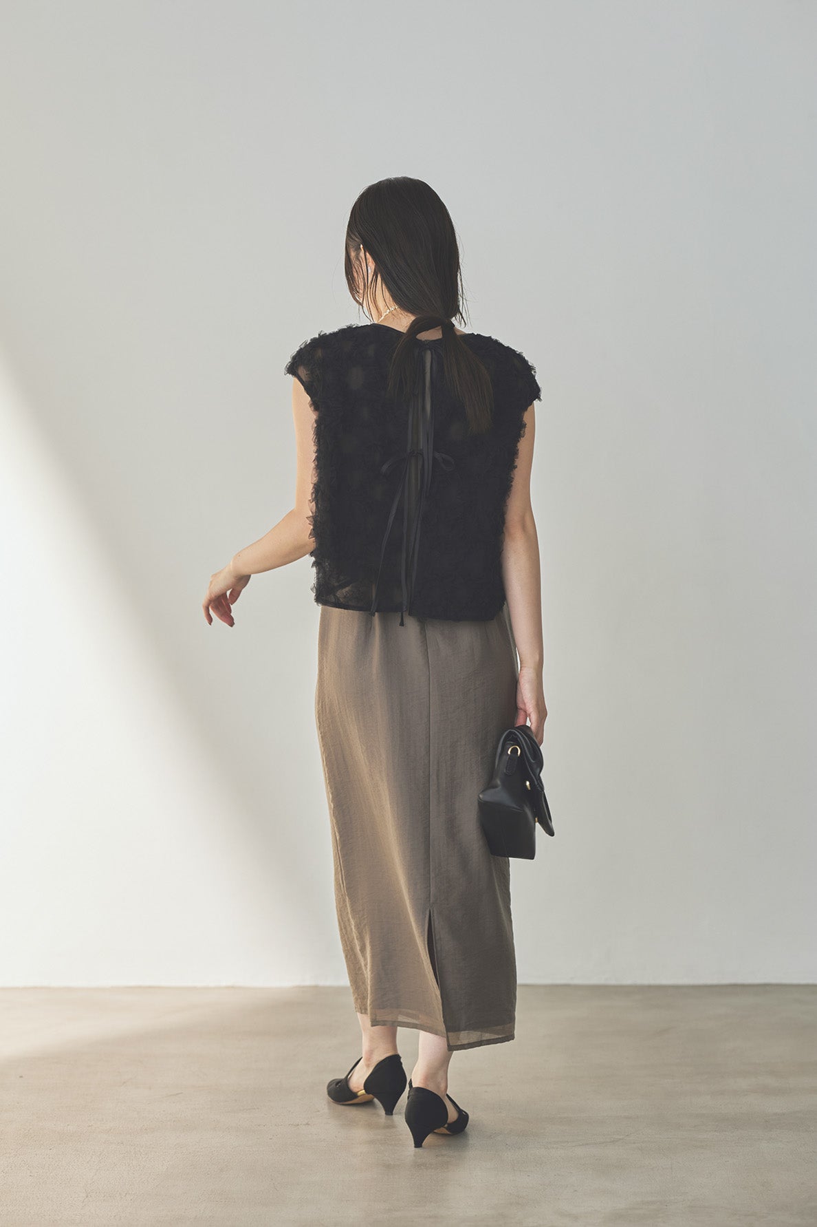 kaene  フラッフィーフラワーコンビドレス / 101173 | モデル身長160cm　着用サイズS(36)  ※black*gray着用