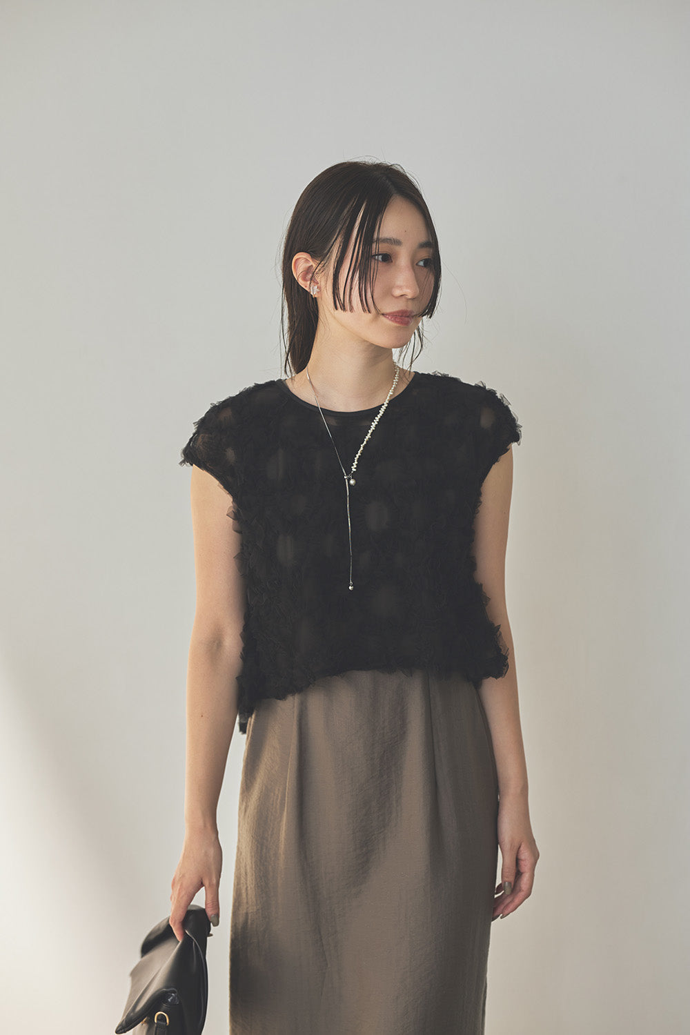kaene  フラッフィーフラワーコンビドレス / 101173 | モデル身長160cm　着用サイズS(36)  ※black*gray着用