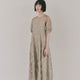 kaene  ラインフラワーランダムヘムドレス / 101189 結婚式用ドレス beige | モデル身長161cm　着用サイズS(36)  ※beige着用