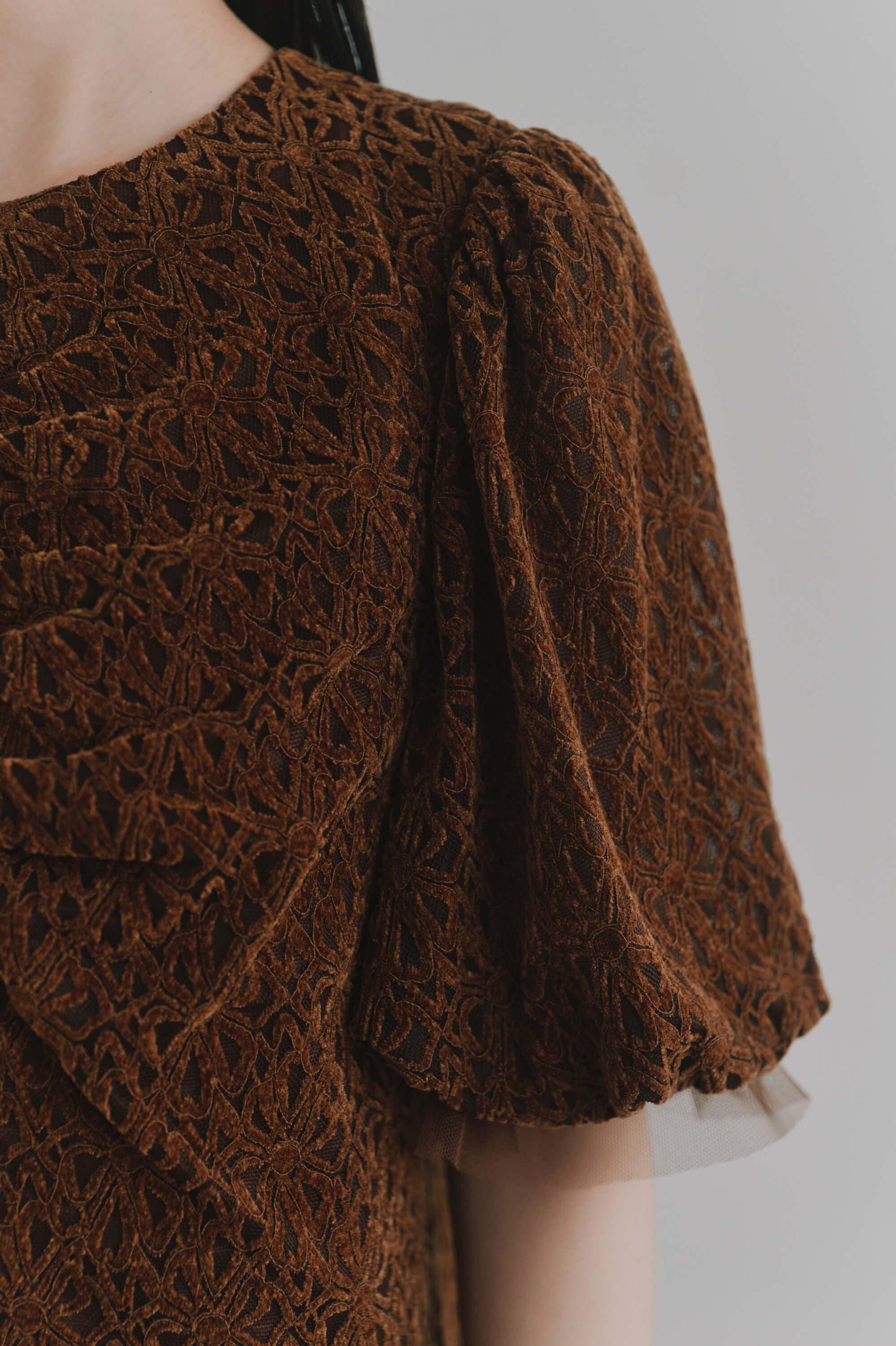 kaene  フロントギャザーフラワーモチーフドレス / 101197 結婚式用ゲストドレス brown | 