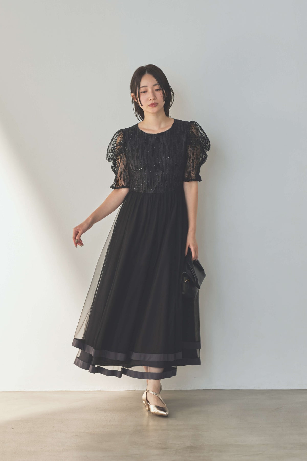 kaene  スパンコールラインチュールドレス / 101218 結婚式用ゲストドレス black | モデル身長160cm　着用サイズS(36)  