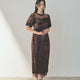 kaene  ラインストーンツイストベロアワンピース / 007020 結婚式用ゲストドレス brown | モデル身長160cm　着用サイズM(38)