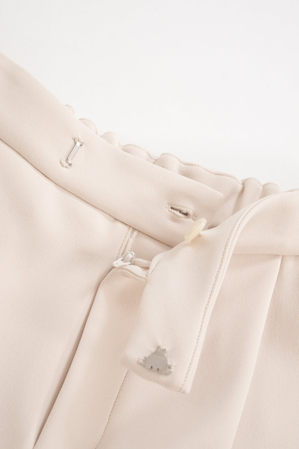 kaene  フリルデザインセットアップ / 002146 ジレ パンツ セットアップ beige | 