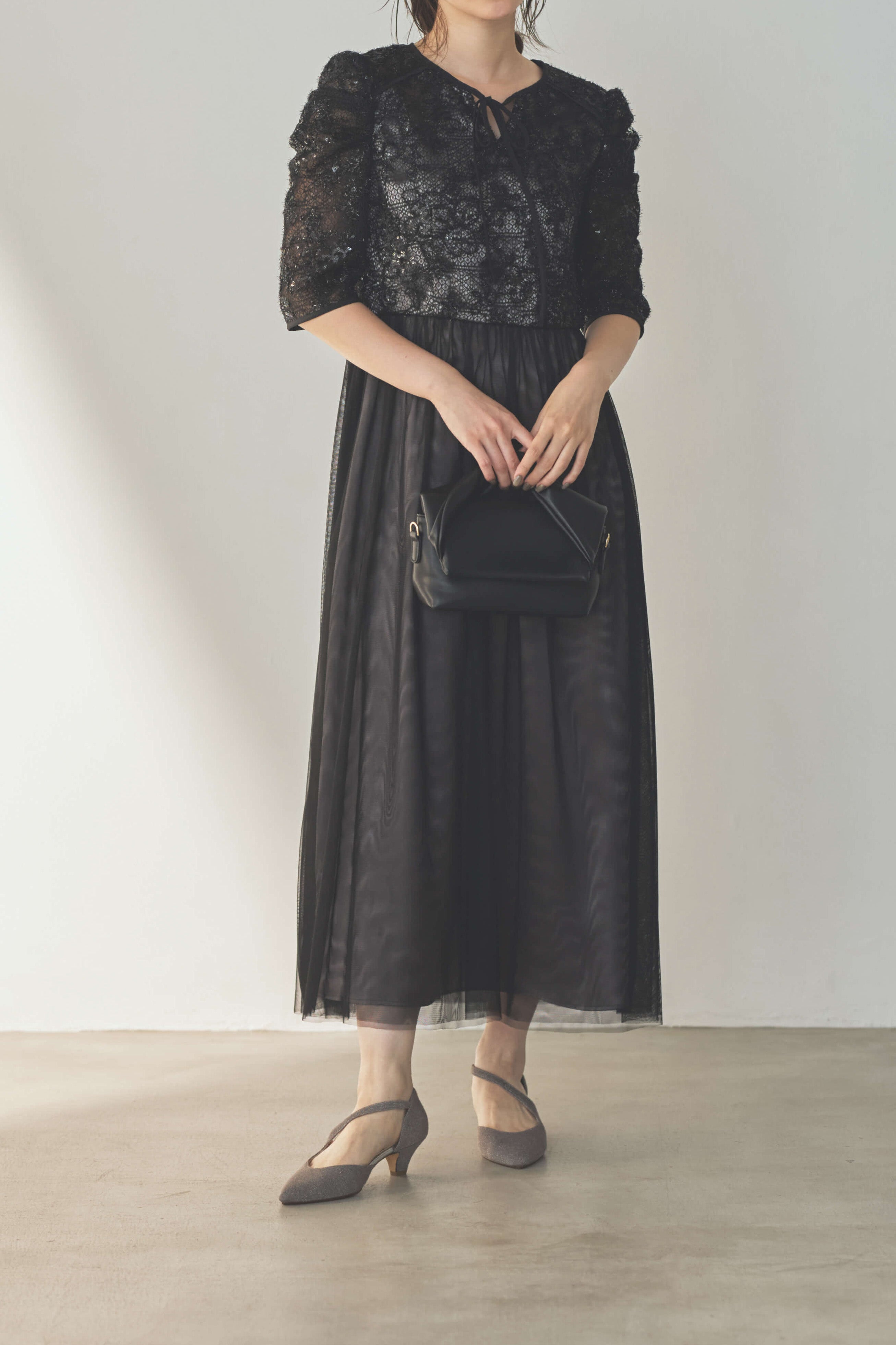 kaene アシメストラップパンプス 050018 結婚式 パーティー パンプス
